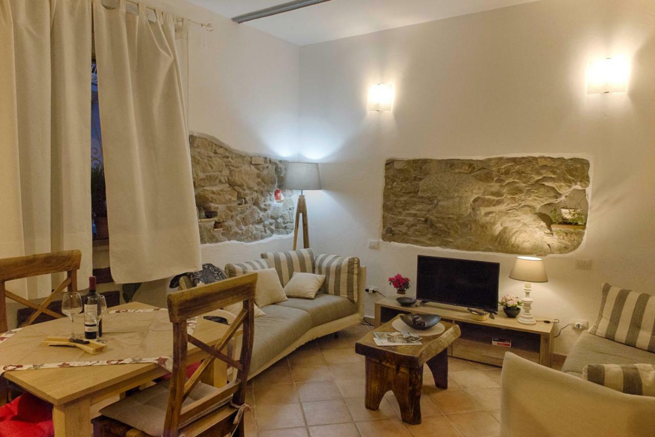 La Casetta Al Centro Di Olbia Kültér fotó