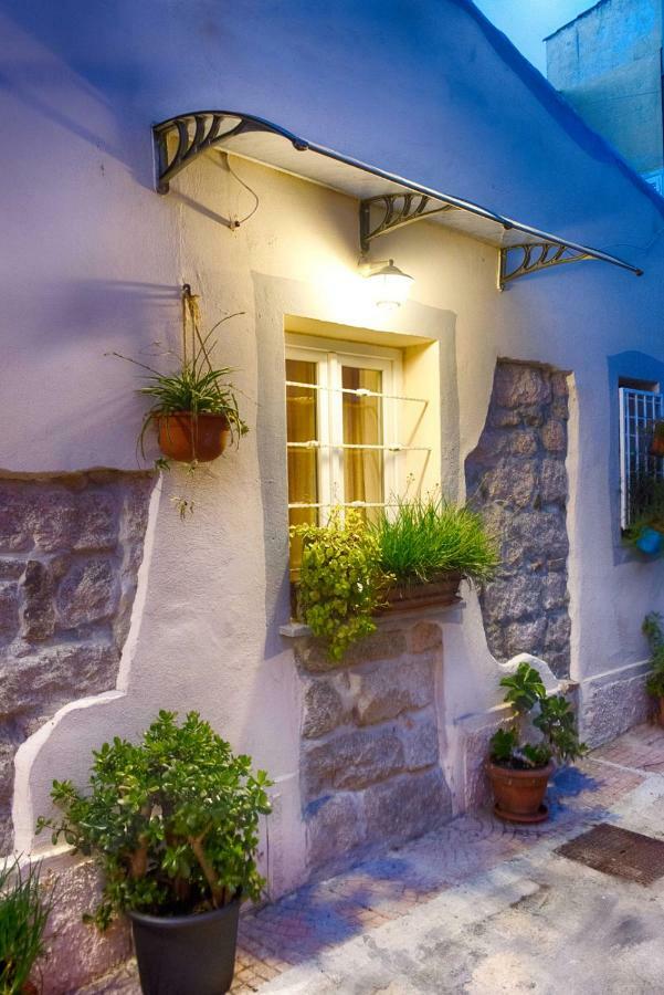 La Casetta Al Centro Di Olbia Kültér fotó